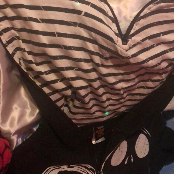 Selling a limited edition Jack and Sally jacket - Picture 4 of 6